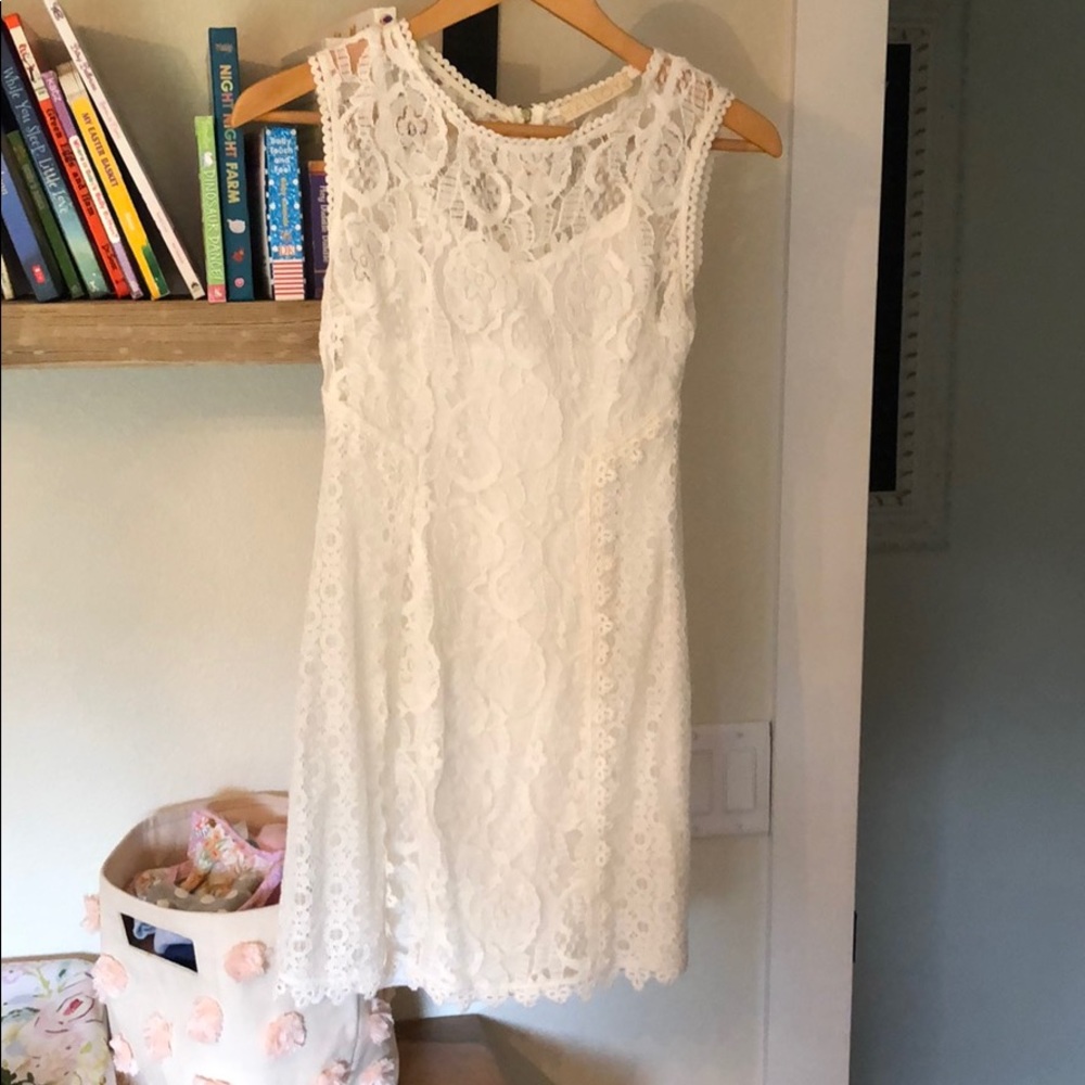 Cream lace form-fitting dress -size small